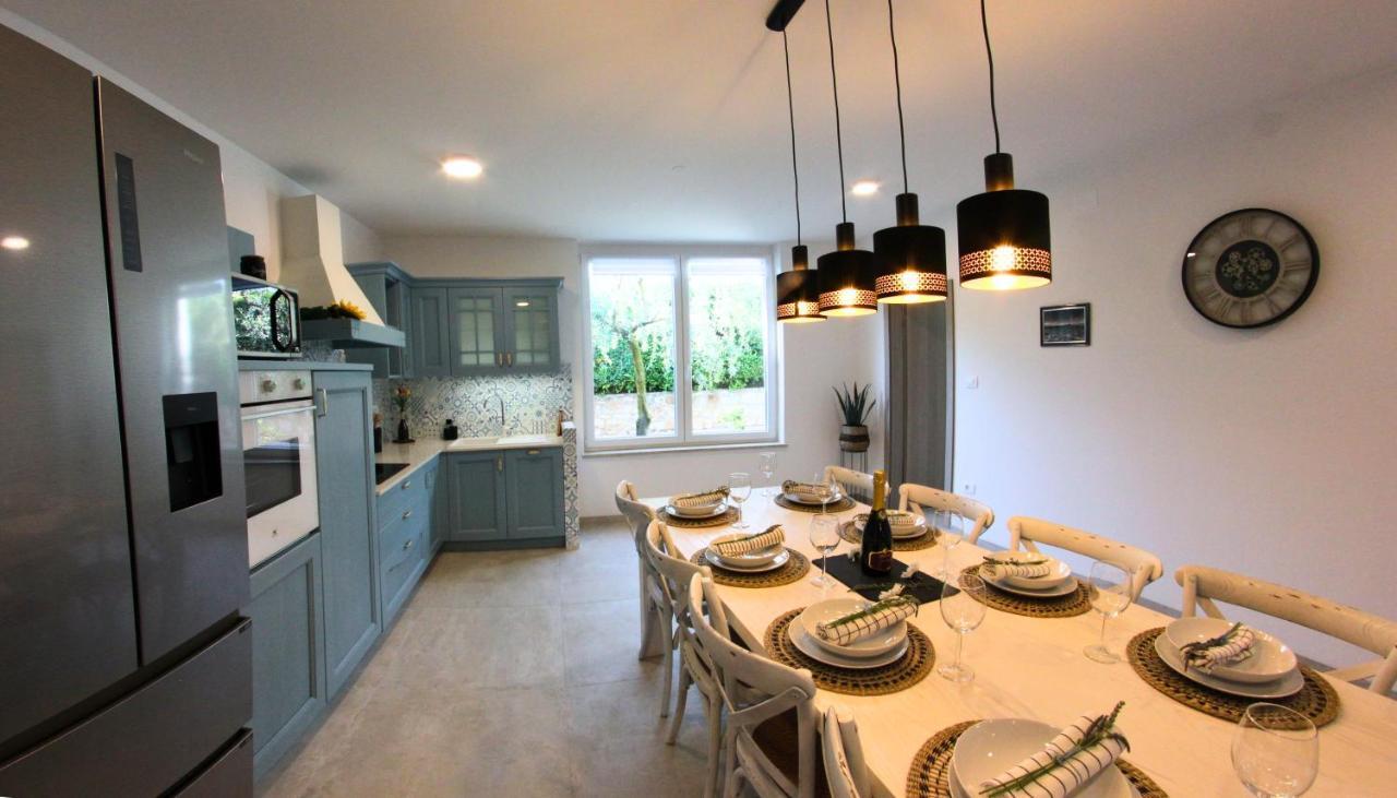 Villa Fjaka Умаг Екстериор снимка